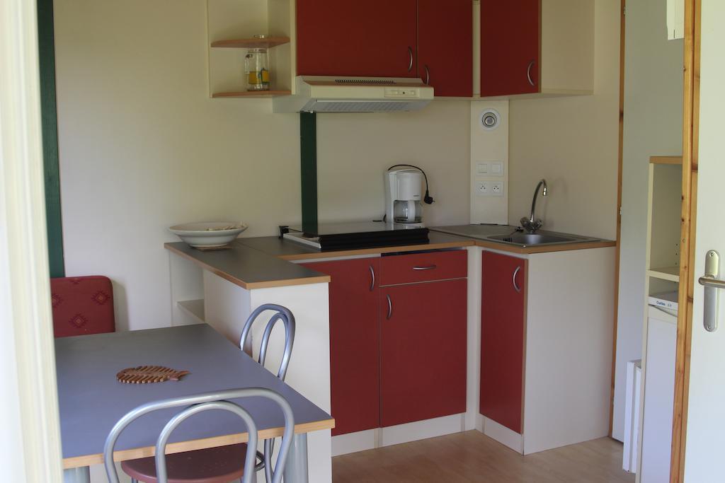 Causses & Vallees Vacances Ξενοδοχείο Saint-Georges-de-Luzençon Δωμάτιο φωτογραφία
