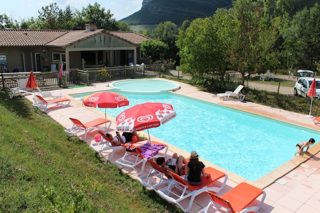 Causses & Vallees Vacances Ξενοδοχείο Saint-Georges-de-Luzençon Εξωτερικό φωτογραφία